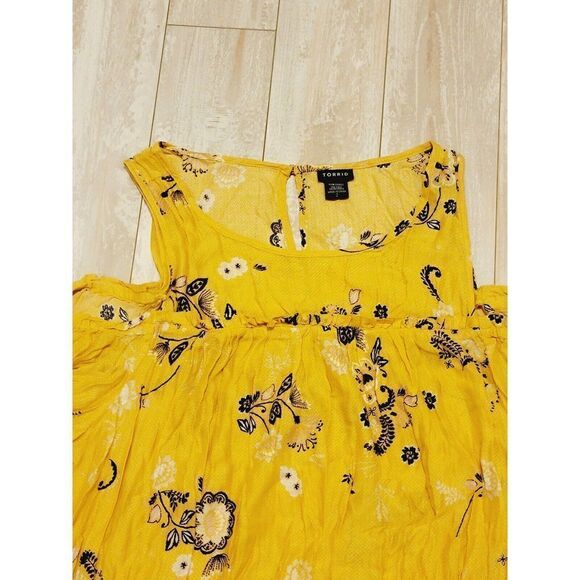 Torrid 2 Cold Shoulder Top Yellow Floral SS‎ Rayon Blouse 2X - Picture 2 of 8